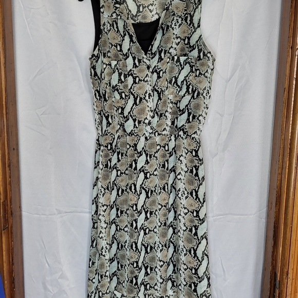 Snakeskin style dress - Picture 2 of 10
